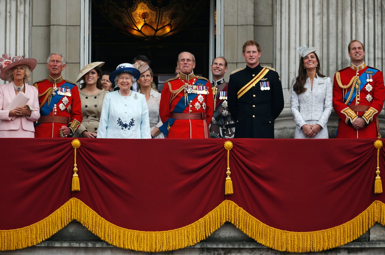 Londres, 14 de junio de 2014. Isabel y Felipe rodeados por la duquesa de Cornualles, el príncipe Carlos de Gales, la princesa Eugenie de York, la princesa Ana, la condesa de Wessex, el conde de Wessex, el príncipe Harry, duque de Sussex, y Catherine y William, duques de Cambridge. Todos estarán presentes en el sepelio.