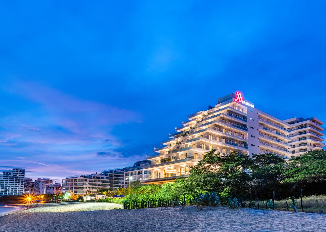 El Santa Marta Marriott Resort Playa Dormida está situado a cinco minutos del Aeropuerto Internacional Simón Bolívar.